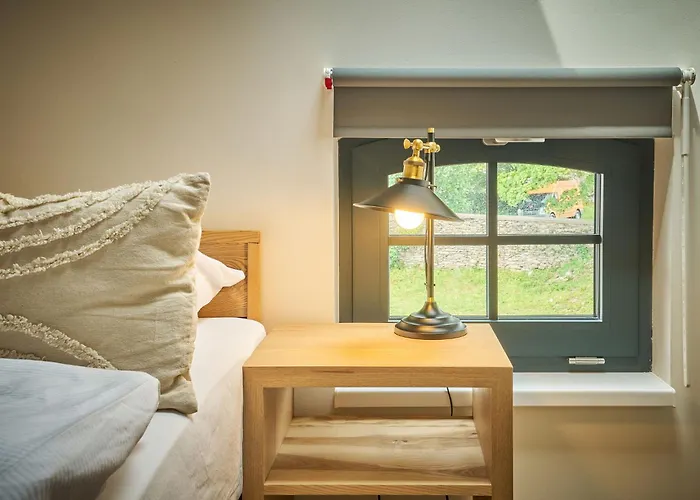 Luxury Mountain Attic With Ac & Netflix By Interhome Апартаменты